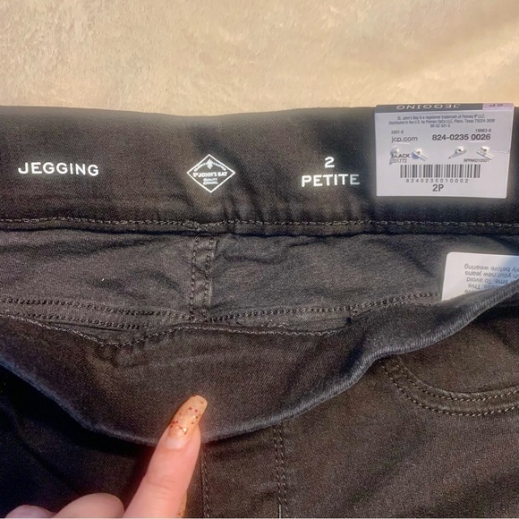 NWT Jeggings 2P St John’s Bay Black Mid-Rise Fitted Elastic Waist Flat Front New - Picture 5 of 13